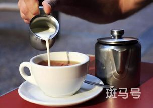 红茶的成色怎么看好坏(如何通过红茶水颜色鉴别优劣)